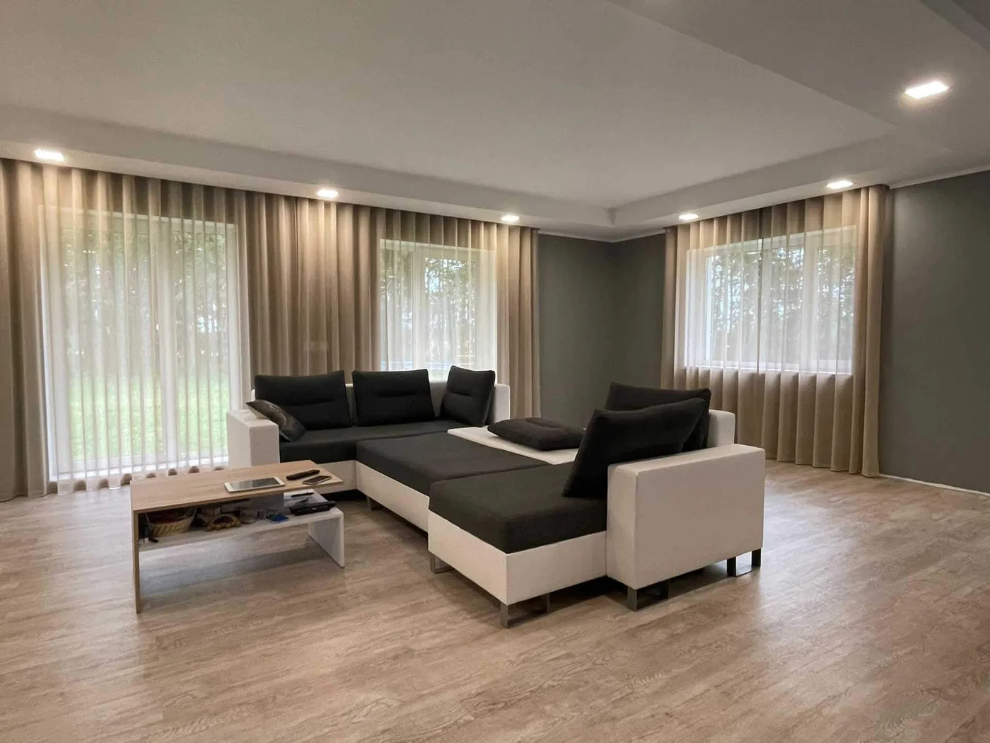 Suvekodu aknakatted Pärnus