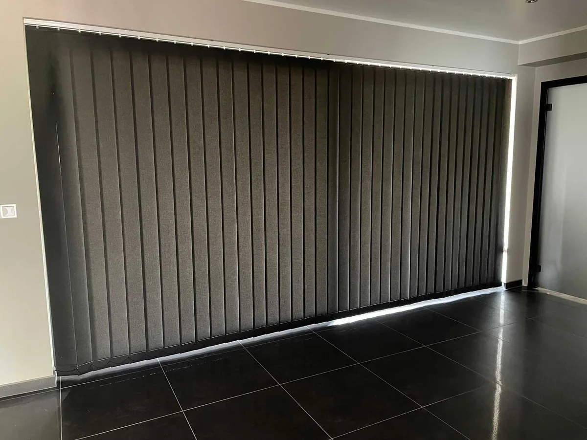 Püstlamellkardinad – tehtud tööd Valguskate 18