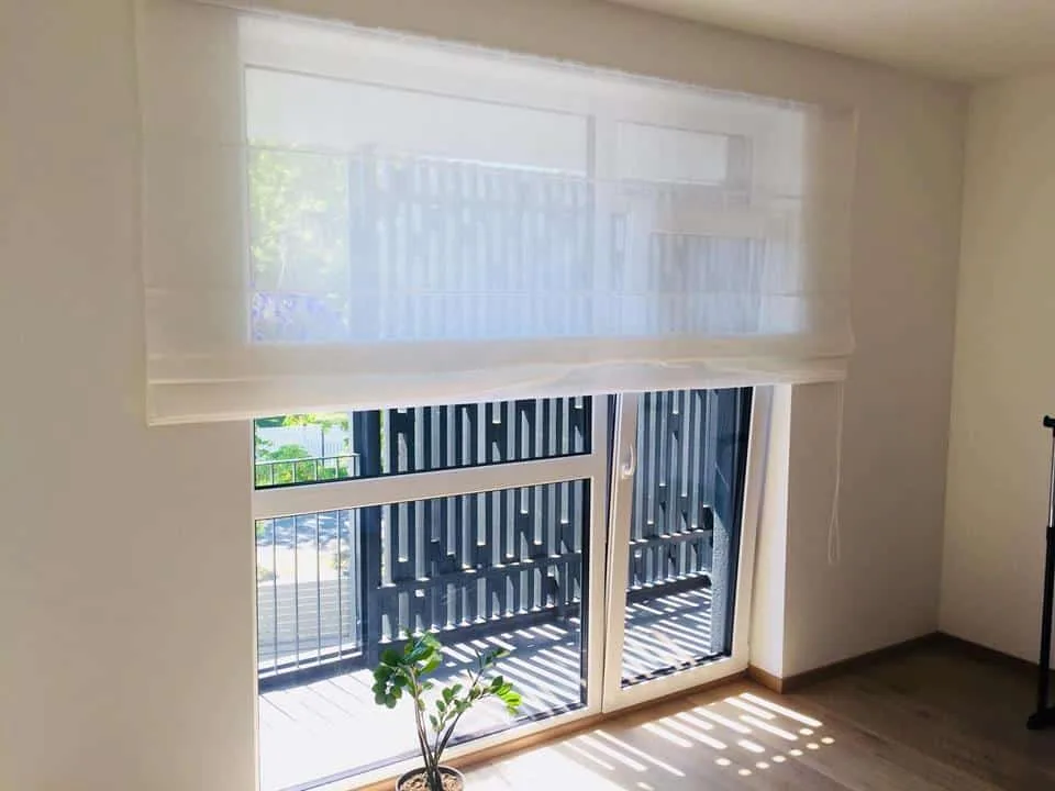 Roomakardinad – aknakatted Valguskate