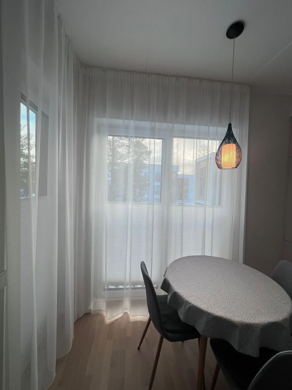 Tekstiilkardinad – tehtud tööd Valguskate 123