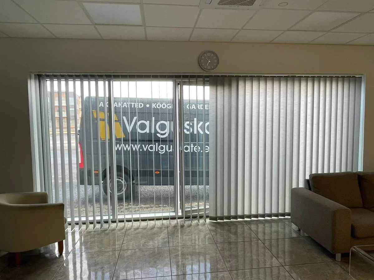 Püstlamellkardinad – tehtud tööd Valguskate 31